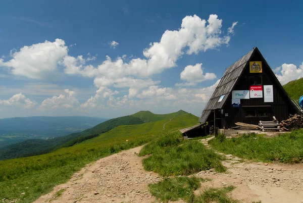 Bieszczady Mountains Polen Juni 2020 Berghut Top Van Berg — Stockfoto