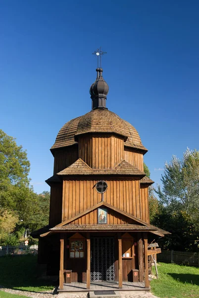 Lublin Polonia Septiembre 2012 Una Iglesia Ortodoxa Madera Sobre Fondo — Foto de Stock