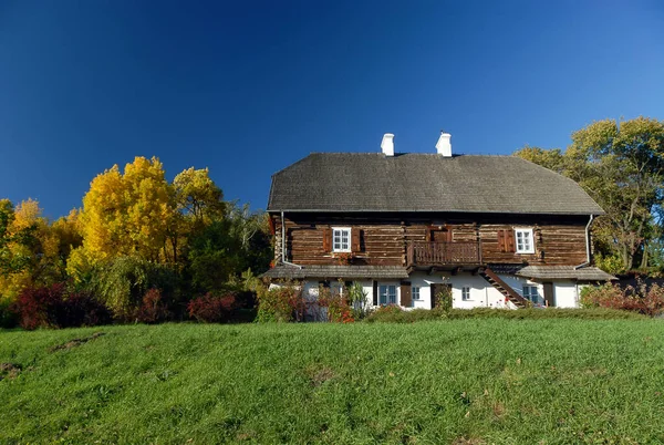 Lublin Pologne Septembre 2012 Maison Traditionnelle Bois Sur Une Colline — Photo