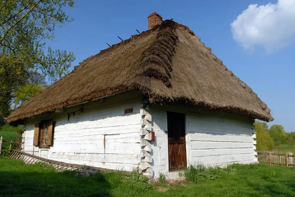 Lublin Poland September 2012 Wooden White Thatched Hut — Stock Photo, Image