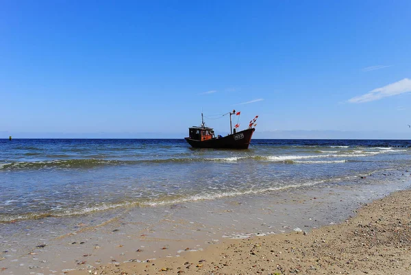 Miedzyzdroje Mar Báltico Polonia Junio 2018 Barco Pesca Amarrado Playa — Foto de Stock