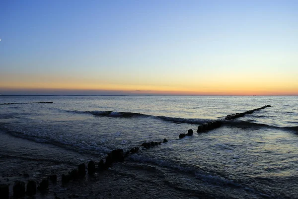 Rompeolas Madera Atardecer Miedzyzdroje Mar Báltico Polonia —  Fotos de Stock