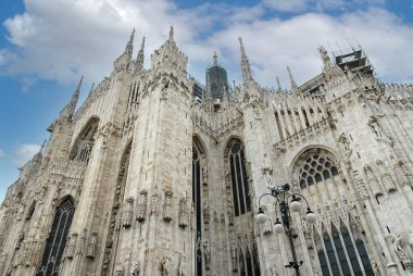 Milan, İtalya - Haziran 2000: Duomo St. Maria Nascente di Milan Katedrali, Kilisenin Önü