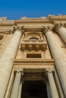 Vatikan, Roma, İtalya - Haziran 2000: St. Peter Bazilikası 'nın cephesi