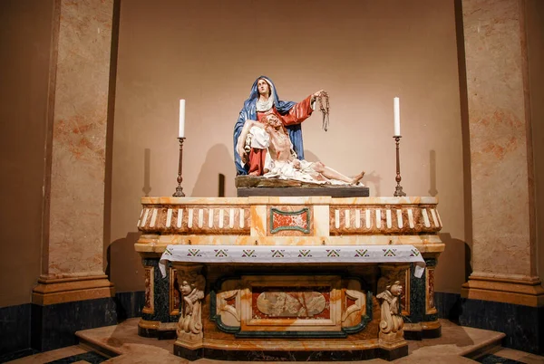 이탈리아 2000 Stone Pieta Jesus Christ Mother Mary Madonna Sculpture — 스톡 사진