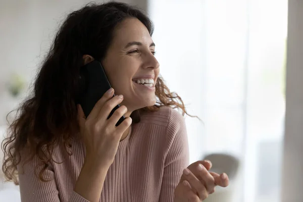 Head shot laughing woman chatting on phone, enjoying pleasant conversation — Stock Photo, Image