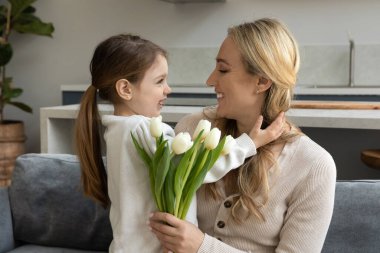 Mutlu iki kuşak aile, mutlu yıllar..