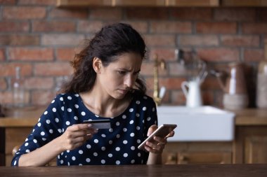 Şaşkın genç İspanyol kadın yanlış ameliyatla strese girdi..