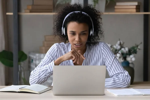 Young african american woman holding video call meeting. — Stock Photo, Image