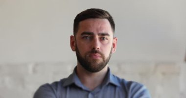 Head shot portrait 30s man indoors portrait