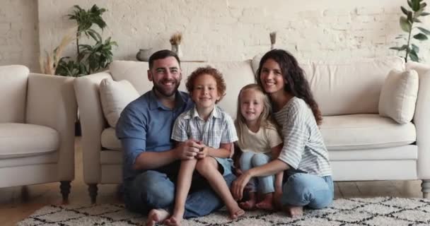 Happy multiethnic wellbeing family with children smile look at camera — Vídeo de Stock