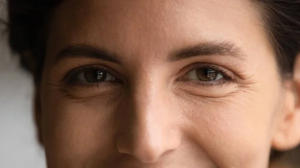 Smiling millennial female client feeling satisfied with eyesight laser correction. — Fotografia de Stock