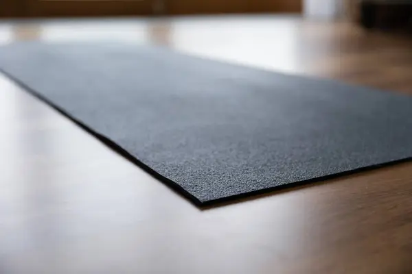 Black Rubber Yoga Mat Floor Domestic Room Class Sport Club — Stock Photo, Image