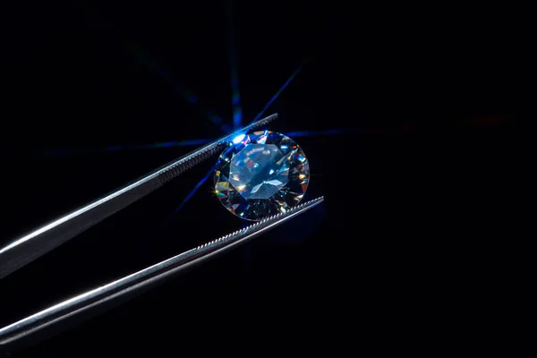 Diamante Suelto Pinzas Enfoque Selectivo Macro Inspección Piedras Preciosas Para —  Fotos de Stock