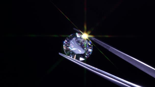 Close Diamond Held Tweezers Selective Focus View Magnifying Glass Cut — Stock Video