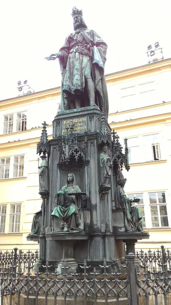 Prague República Checa Outubro 2015 Estátua Charles Perto Ponte Charles — Fotografia de Stock