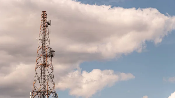 Wieża Komunikacyjna Komórkowy Sygnał Radiowy Komórka Wieża Komórkowa Antena Komórkowa — Zdjęcie stockowe
