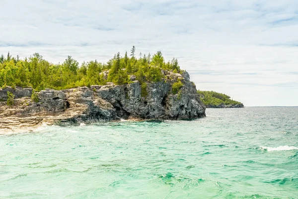 Indian Head Cove Tobermory Turquoise Blue Water Green Pine Forest — Fotografia de Stock