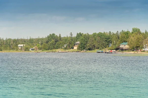 Houses Cottages Villas Pike Bay Shores Sunny Summer Day Lake — Fotografia de Stock