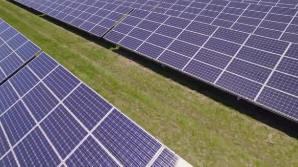 Solar Power Farm Field Solar Power Plant Photovoltaic Cell Technology — Video Stock