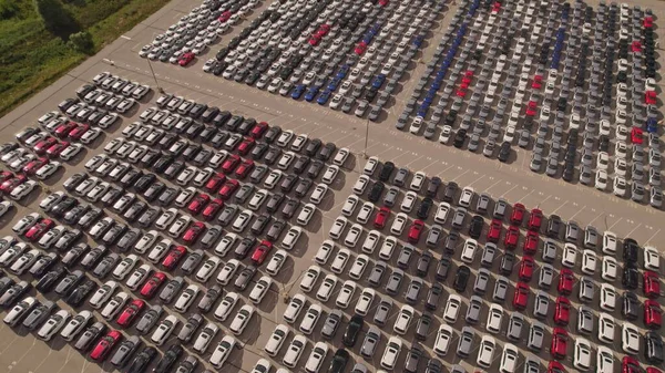 Νέα Αυτοκίνητα Που Βρίσκονται Στο Χώρο Στάθμευσης Εργοστάσιο Εναέρια Θέα — Φωτογραφία Αρχείου