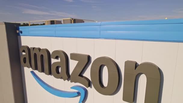 Toronto Ontario Kanada Eylül 2022 Amazon Logosunun Havadan Görünüşü Dağıtım — Stok video