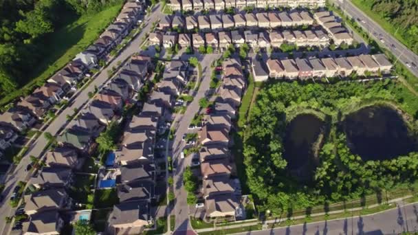 Luchtfoto Van Rijke Amerikaanse Burgers Buitenwijk Gouden Uur Zomertijd Gevestigd — Stockvideo