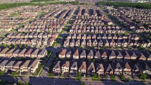 Luchtfoto Van Luxe Rijke Stijl Schone Eengezinswoningen Amerika Met Parkeerplaats — Stockvideo