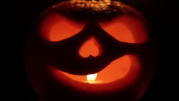 Zucca Halloween Intagliata Con Luci Candela Sfondo Notte Scura Halloween — Video Stock