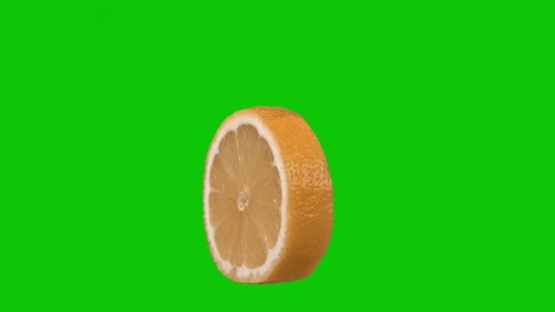 Lemon Kuning Terisolasi Pada Green Background Cut Whole Rekaman Berkualitas — Stok Video