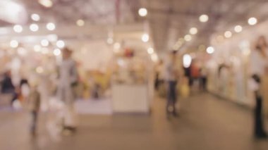 Defocus Market Alışveriş Merkezi 'ndeki Alışveriş Merkezi' nde alışveriş yapanlar. Yüksek kalite 4k görüntü