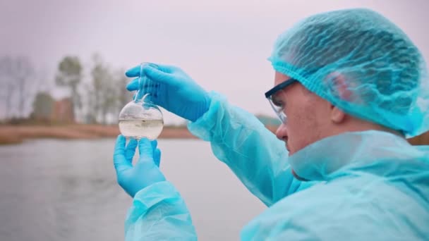 Analysis Water Purity Environment Ecology Biologist Examines Particle Dirt Liquid — Video