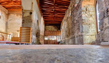 İznik 'teki antik hac camiinin içinde Türkiye 27.4.2021.