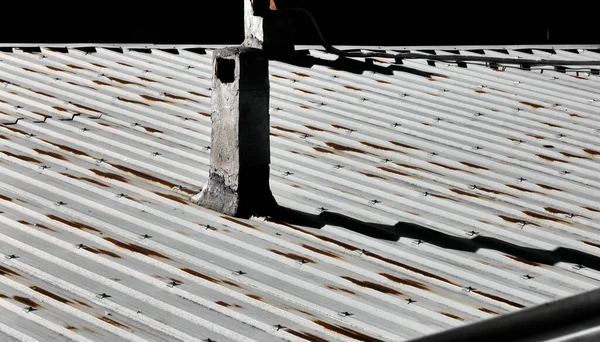 Dach Domu Wykonany Metalowych Paneli Korozja Istnieje Dachu Starym Stylu — Zdjęcie stockowe