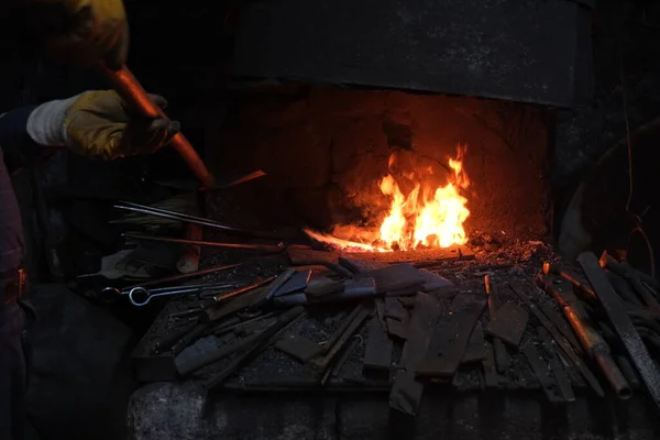 Trabajos Metal Fuego Hierro Forjado Hierro Forjado Horno Fuego —  Fotos de Stock