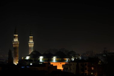 Gece fotoğrafı, Bursa 'daki büyük cami, yerel adı ulu cami, gece ve büyük caminin aydınlığı..