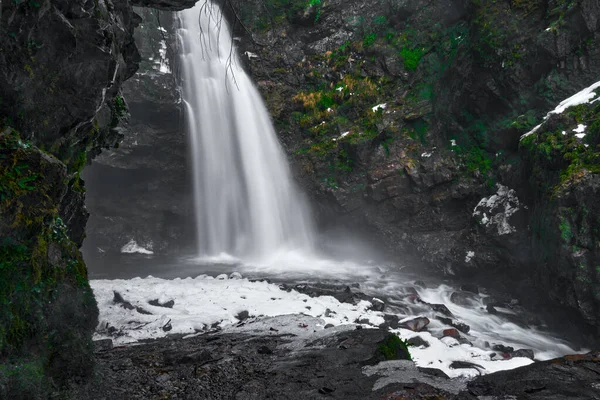 土耳其Rize的Palovit瀑布 瀑布当地名字的长期曝光照片是Palovit Selalesi — 图库照片