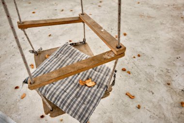 Tahta salıncak ve hamak, havadan halat ve hamak manzarası..