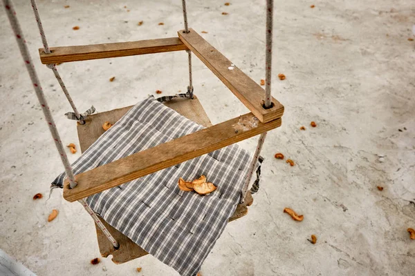 Tahta salıncak ve hamak, havadan halat ve hamak manzarası..