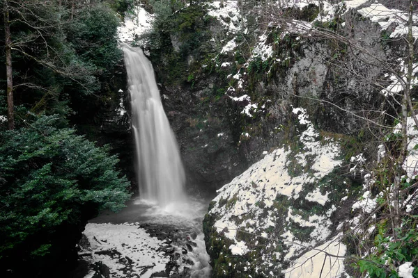 Kış Mevsiminde Palovit Şelalesinin Hava Manzarası Uzun Süreli Şelale Fotoğrafı — Stok fotoğraf