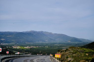 A sharp bend in Turkey iznik, Transtaion of 