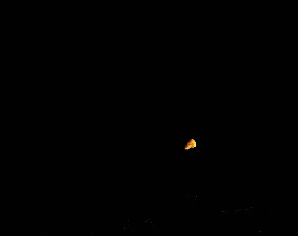 Боку Місяця Ховайся Повний Червоний Місяць — стокове фото