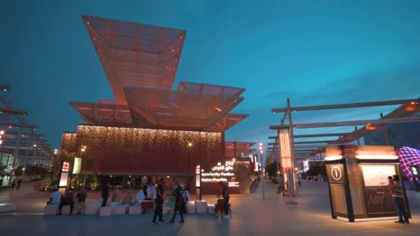 ドバイ アラブ首長国連邦 2020年10月3日 ミッション可能な限り青い時間でアラブ首長国連邦のユニークな建築とデザインでドバイExpo 2020の機会パビリオン — ストック動画