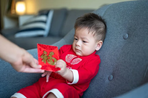 Asian Baby Boy Receiving Red Pocket Envelope Lunar New Year — Stock Photo, Image