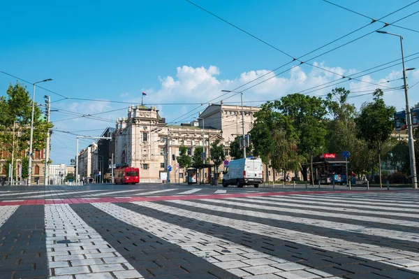 セルビア ベオグラード2022年7月24日 セルビア共和国の首都ベオグラード中心街の国立劇場 共和国広場 — ストック写真