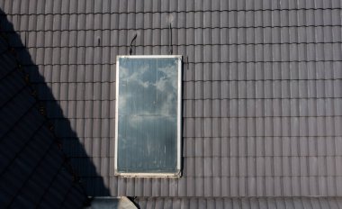 Çatıdaki güneş pilleri, powe kaydedin