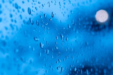 Ayna üzerinde su, yağmurlu gün, soyut arka gruplaşma