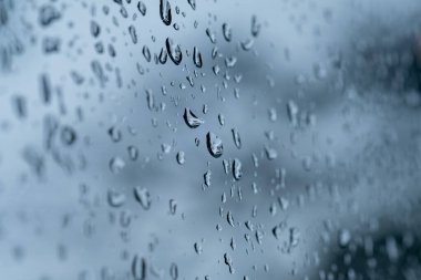 Ayna üzerinde su, yağmurlu gün, soyut arka gruplaşma