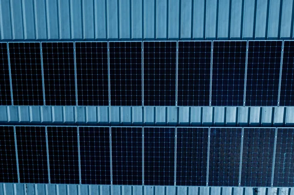 Сонячні Батареї Даху Зберегти Пуу — стокове фото