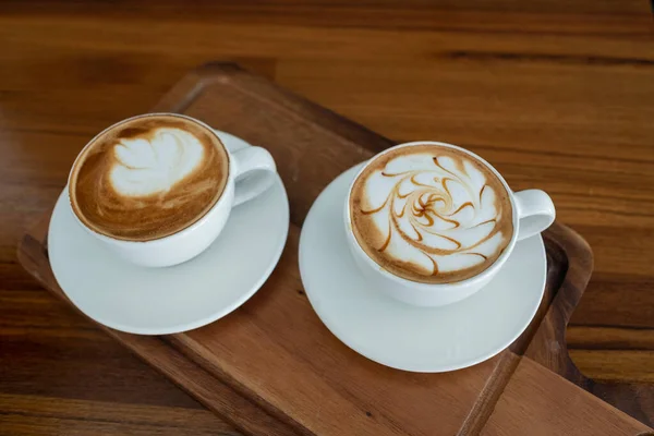 Gorąca Kawa Sztuka Latte Drewnianym Stole Relaks Tim — Zdjęcie stockowe